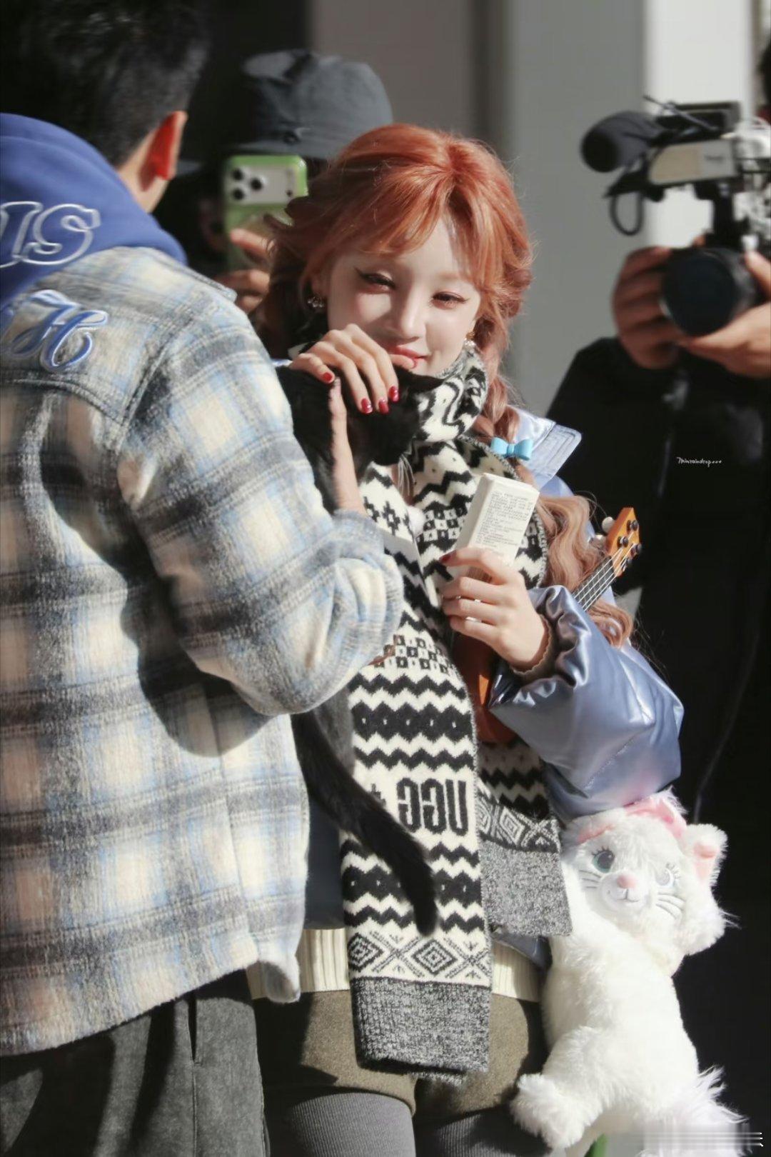 奔跑吧宋雨琦简直是行走的萌系暴击！正面瞧软萌可爱，背面看乖巧喜人，就连侧颜都透着