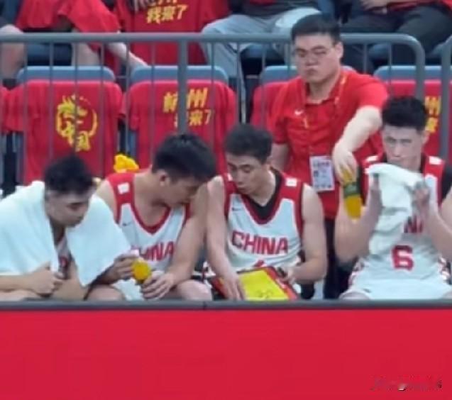 真是好大哥！王俊杰谈赵继伟：

“继伟哥非常好。”

“在场下休息的时候。”
