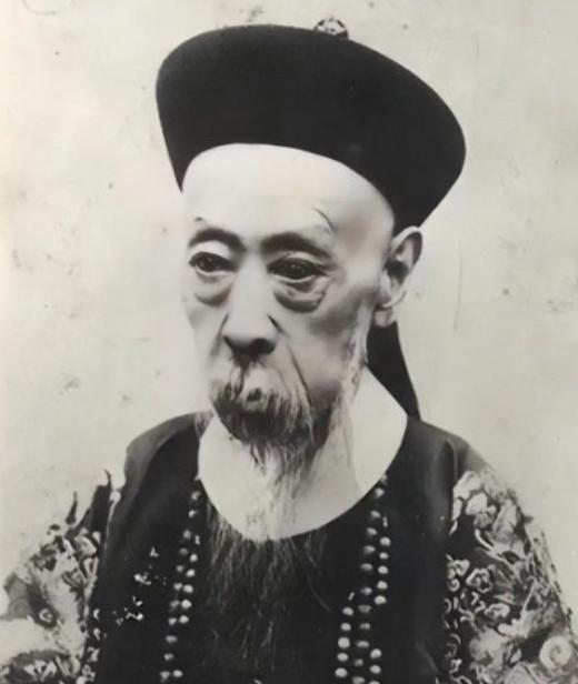 慈禧太后并不是亡国妖后？真正把大清推入深渊的，是那个表面忠厚老实、实则卖国求荣的