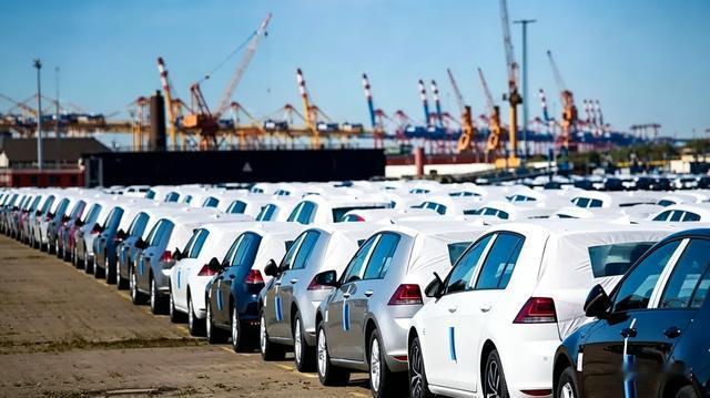 这场能源危机成为中国电动汽车全球突围的关键契机，其爆发式增长既彰显了中国汽车电动