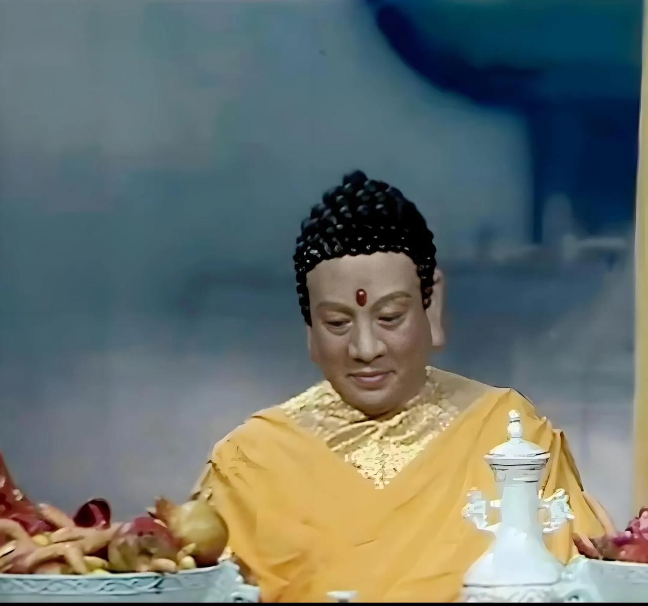 昨晚重温《西游记》时发现一个有趣细节！  
如来佛祖竟然在剧中饮酒，而且不止一次