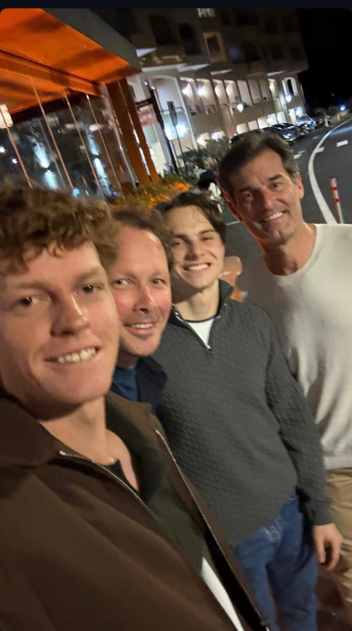 辛纳x皮亚斯特里我勒个天，这组合影联动真的很突然啊，Jannik又一次和F1车手