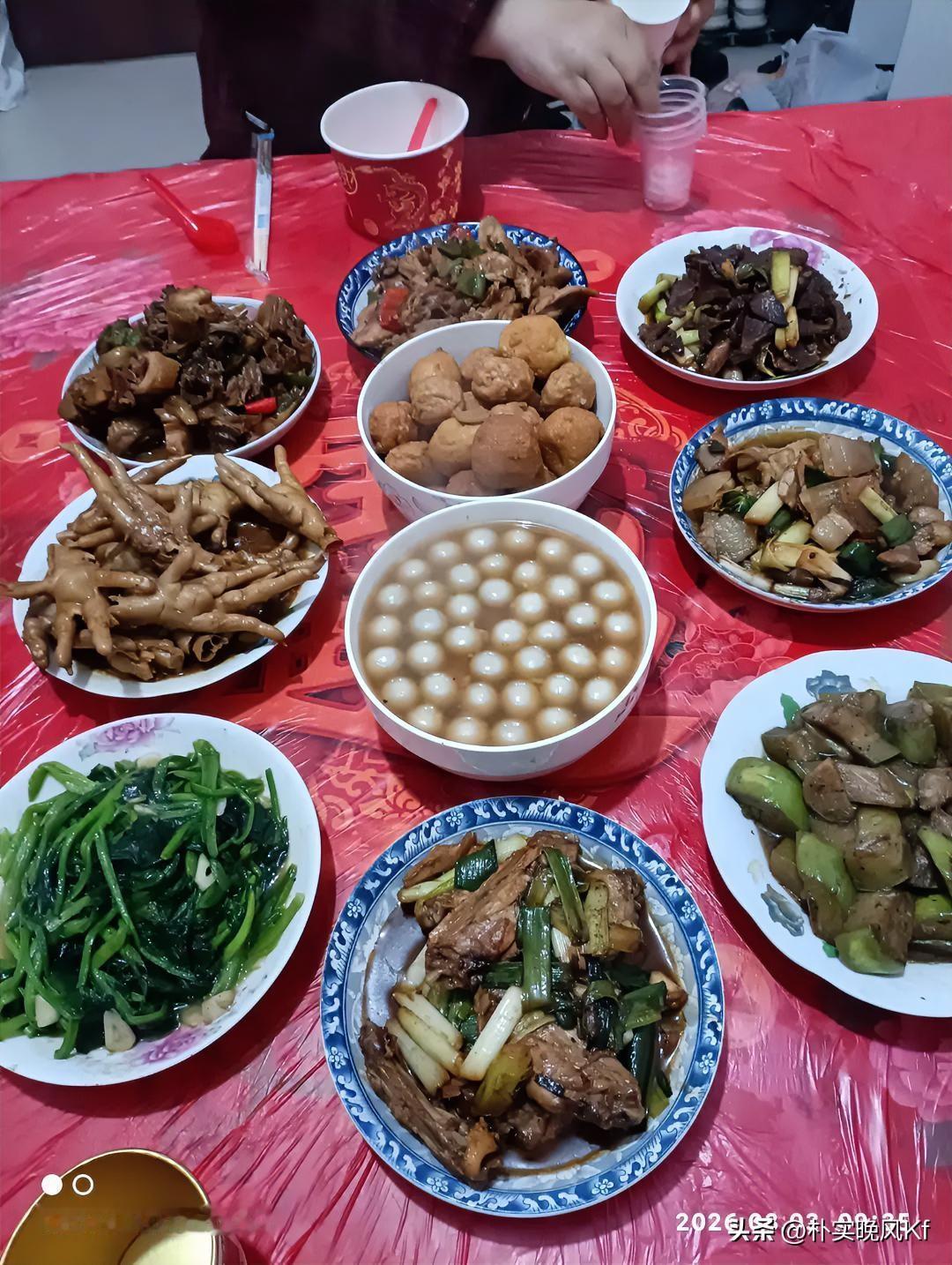 今天吃什么？这是我们一日三餐面对的话题。我的原则是，现代人不缺大鱼大肉，但营养要