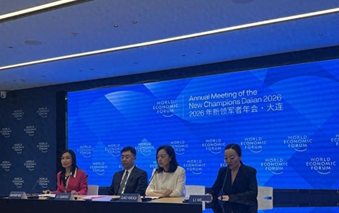 如果把政坛比作一场大型职场真人秀，一个已经递交辞呈、正在等着收拾行李搬离办公室的