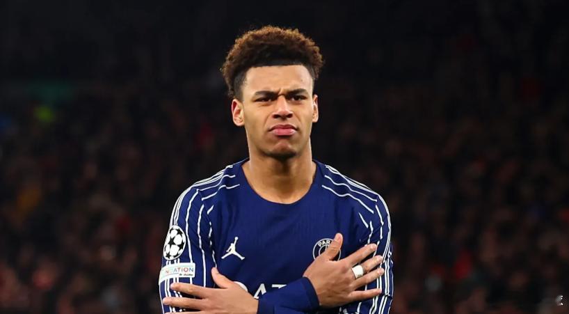 据法国媒体RMC报道，巴黎圣日尔曼球员蒂斯雷·杜埃已回归球队杜埃司职进攻中场或前