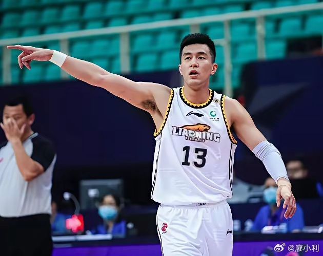 郭艾伦被诈骗近千万有钱人你说投资亏了也就罢了，居然是直接被别人骗走了。按理说他智