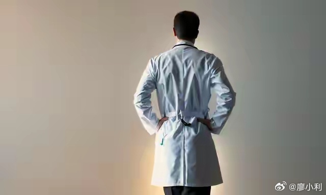 湘雅医院失联学生确认坠江身亡这些年我们关注心理健康的焦点主要集中在青少年，很少顾