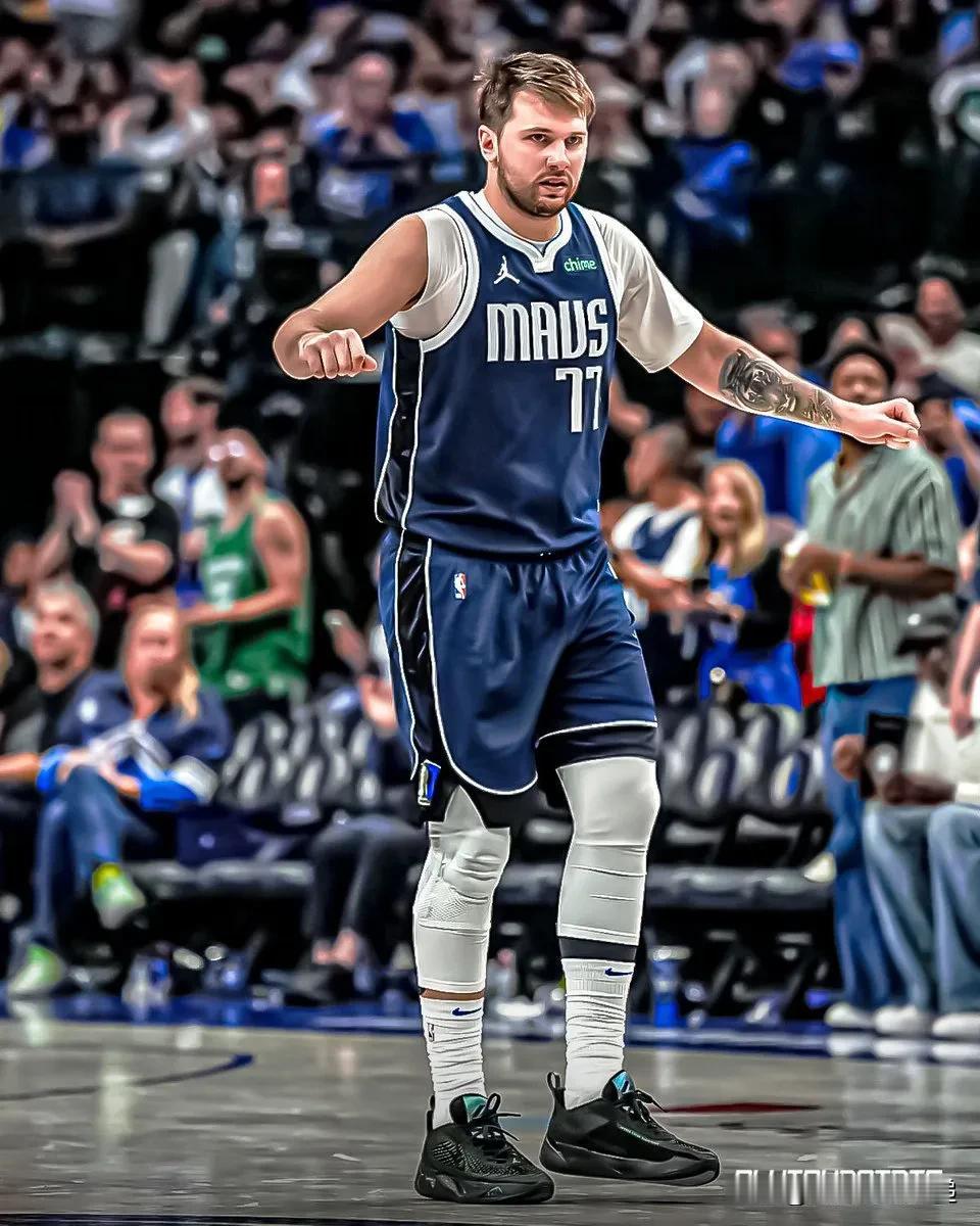 卢卡·东契奇首次参加 NBA 总决赛✨

28 分 - 12 篮板 - 4 助攻