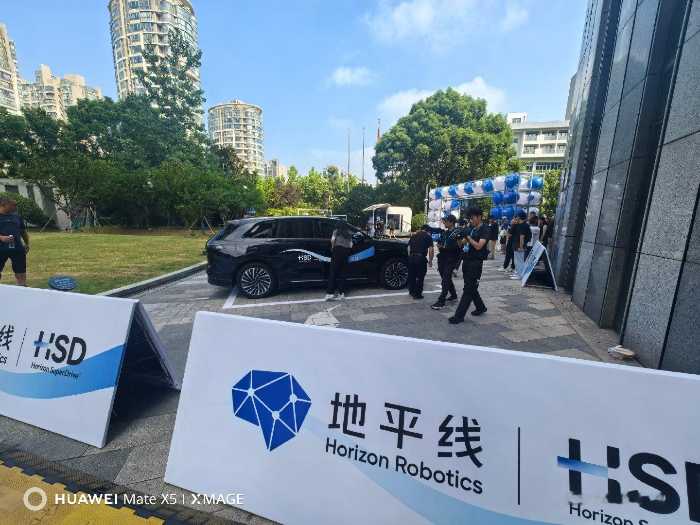 今天体验已征程 6P 为基座， 基于一段式端到端+强化学习的全新地平线 HSD 