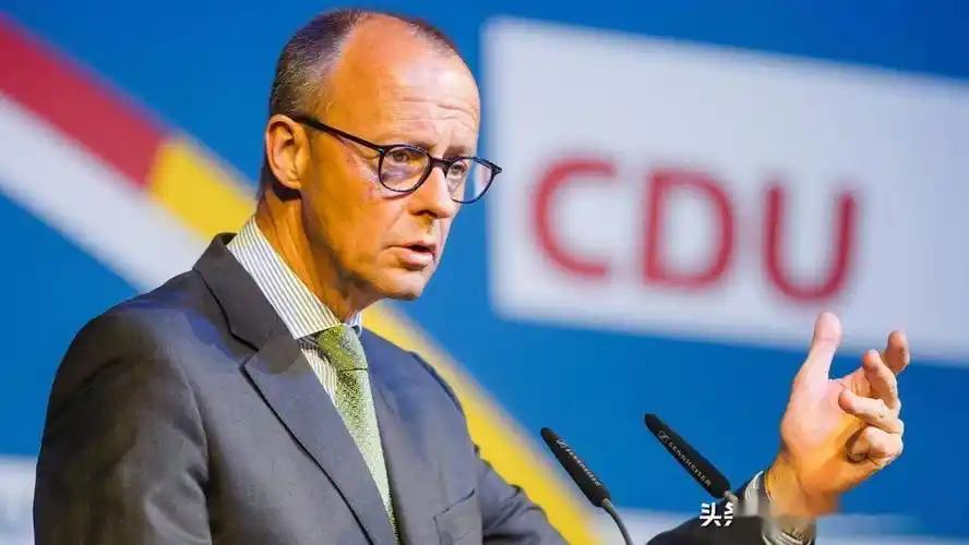 德国总理默茨公开表示，不建议自家孩子去美国读书或工作，这番言论一出，立刻在德国国