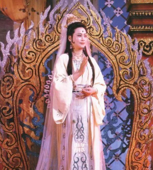 毛主席接见左大玢时，无意将名字读错，自信回应：“你去问爸爸”，现场气氛轻松愉快！