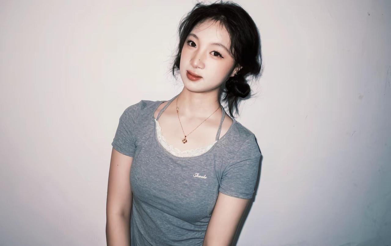 寂寞被染成霜 我的世界出现一位姑娘。我的世界出现一位姑娘