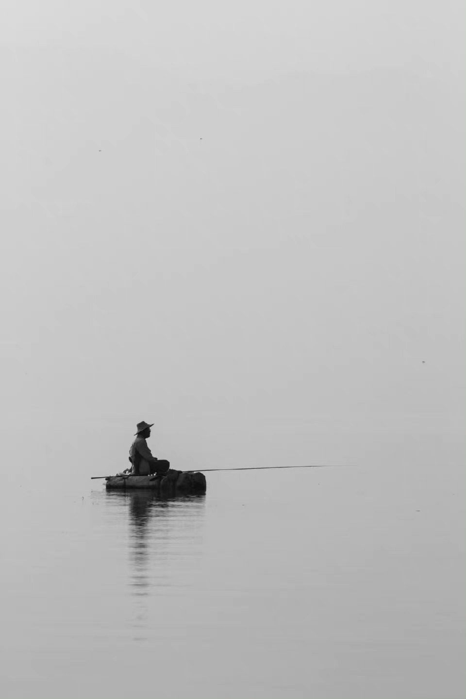 乱世的热闹来自迷信，愚人的安慰只有自欺。—— 老舍《骆驼祥子》 