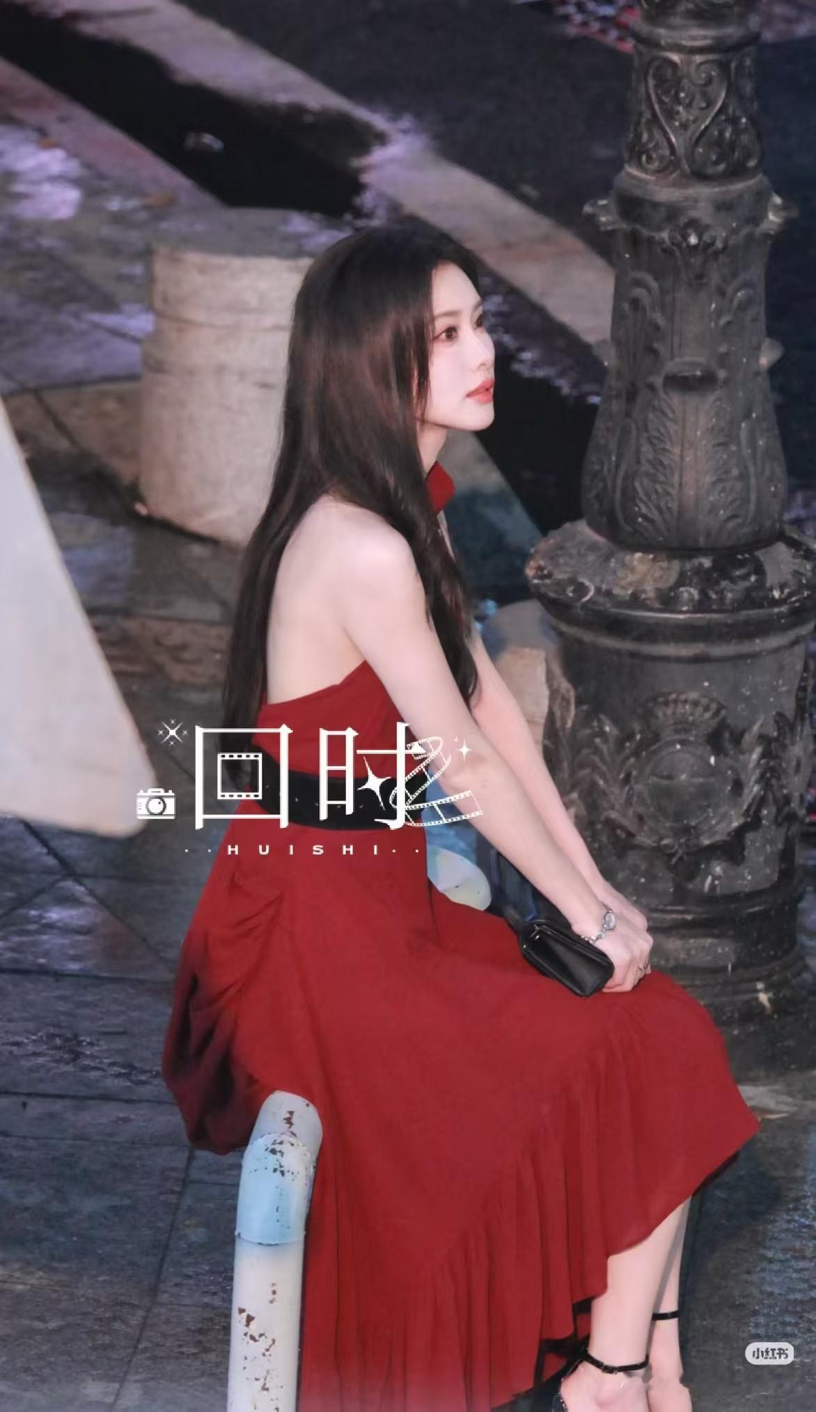 一天三套衣服，孟子义好会演，动作状态一看就是不同的年龄的戏 ​​​