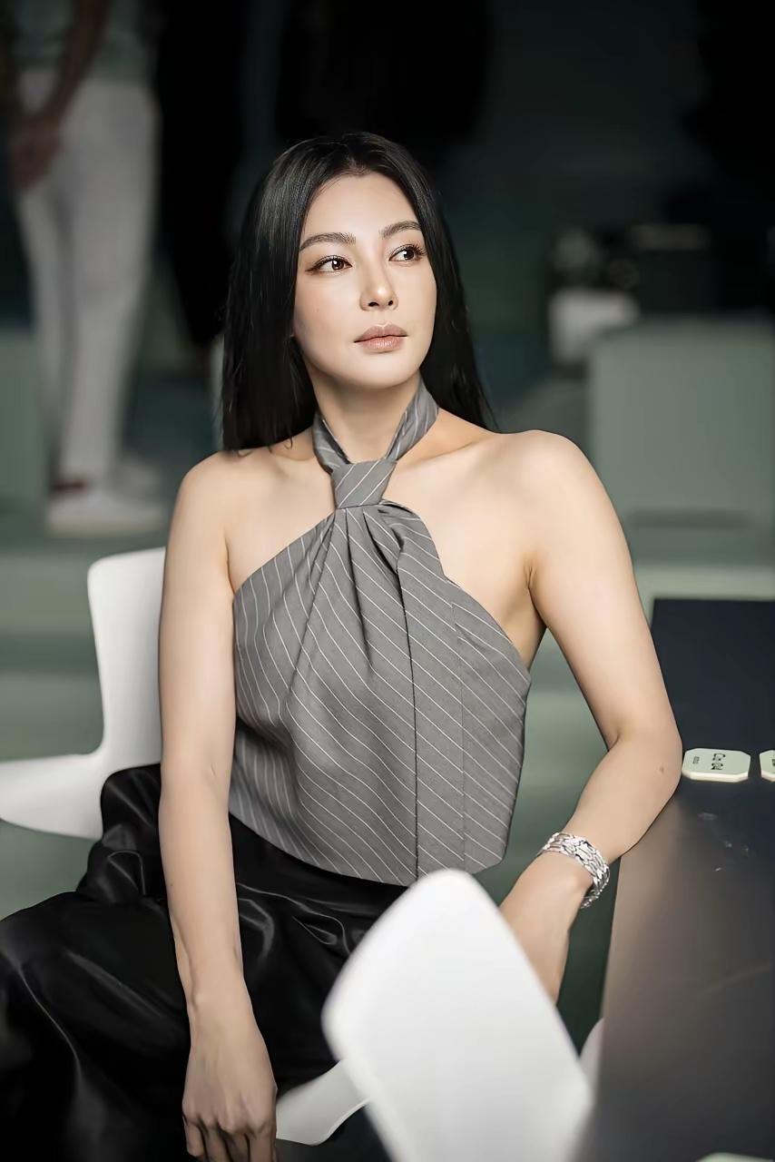 生活甜苦交织，岁月烟火繁华。