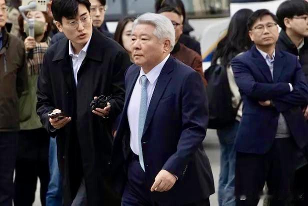 7月20日，韩国前总统尹锡悦方面对外公布，在大法院敲定其妨碍逮捕等相关罪名、判处