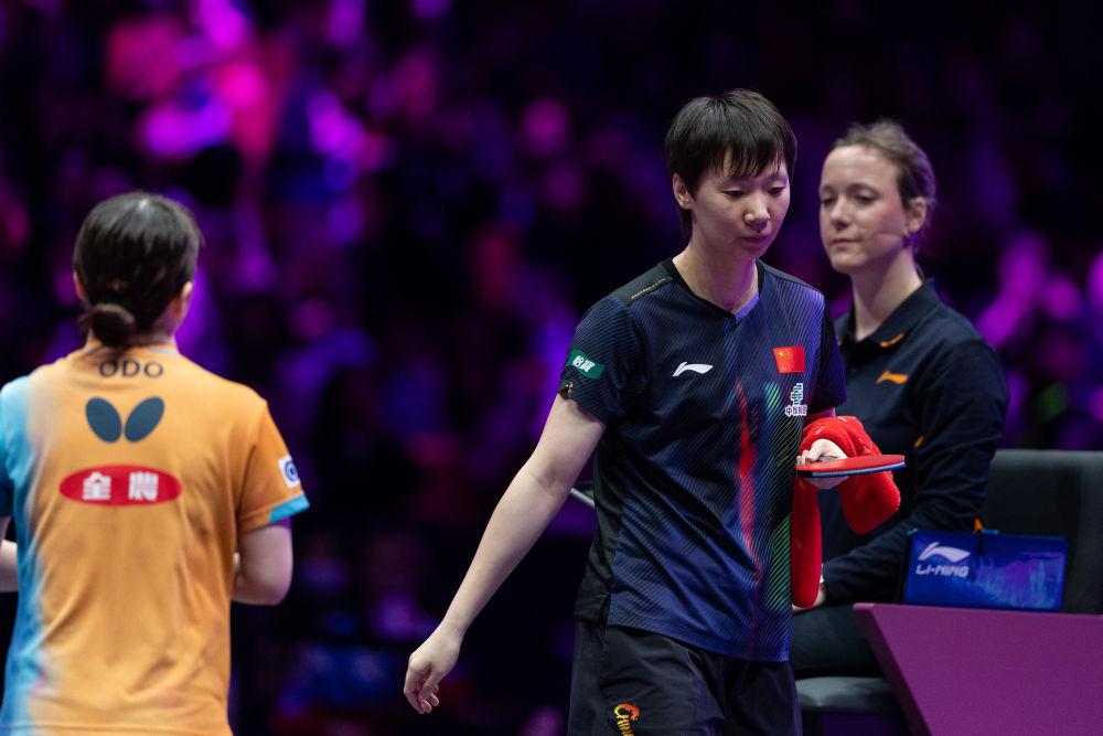 王曼昱之所以输掉比赛，  
不是实力不行，也不是状态掉线，明显应该是累了。
 