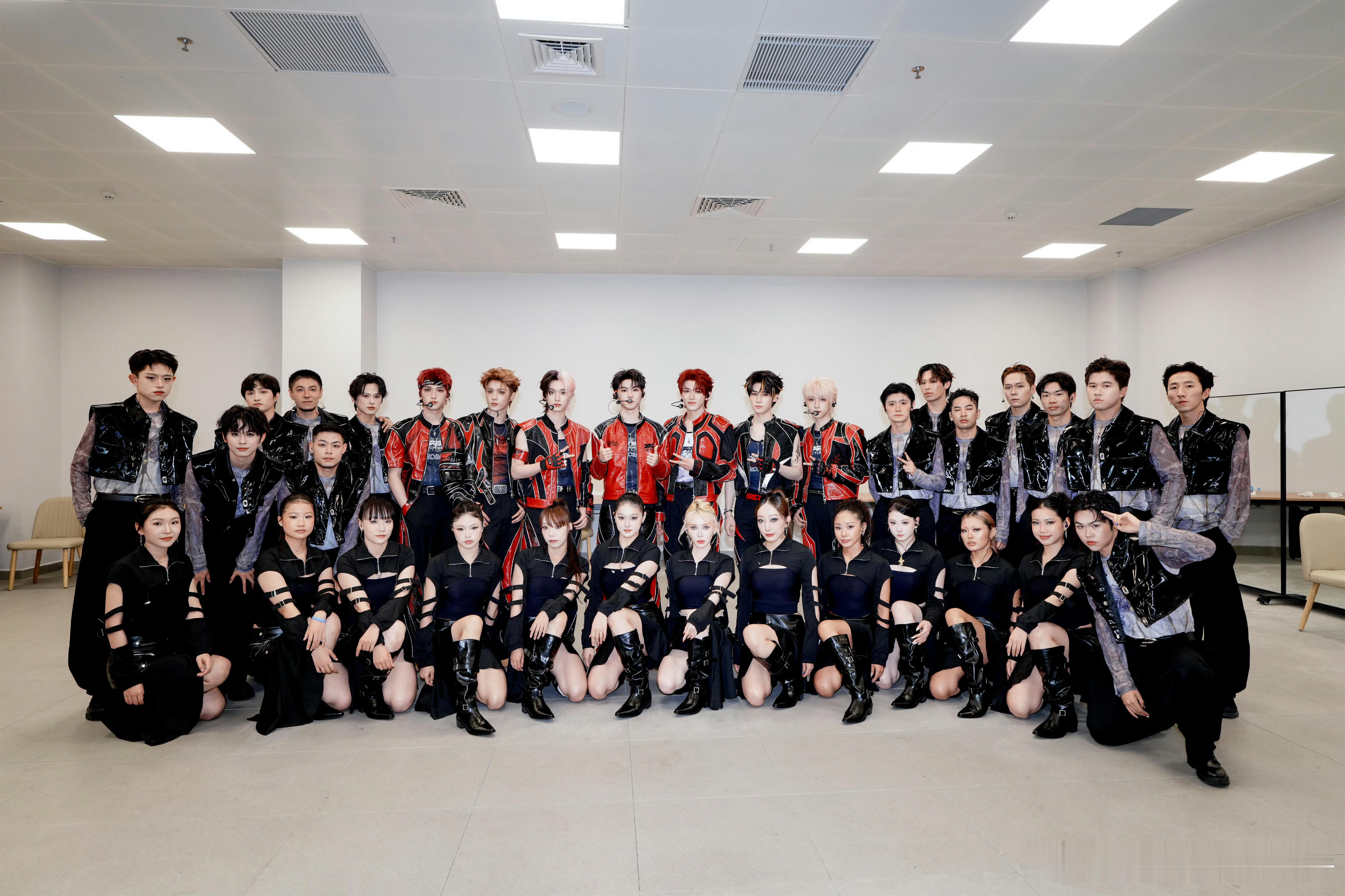 时代少年团演唱会大合照，好帅啊曝时团明年单飞时代少年团辟谣明年单飞