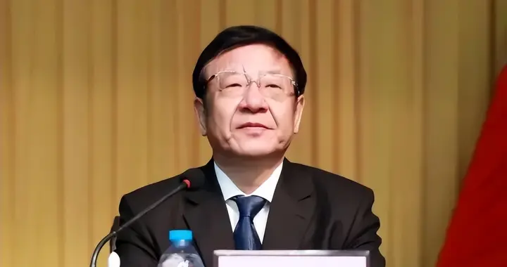 中共中央批准，开除张建龙党籍