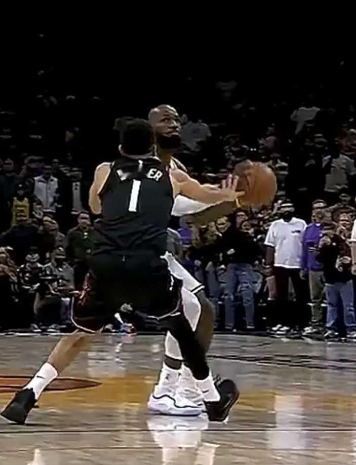 卧槽，你看湖人这几场球赢的。
詹姆斯传绝杀、防绝杀、造犯规罚球绝杀，连着三场，把