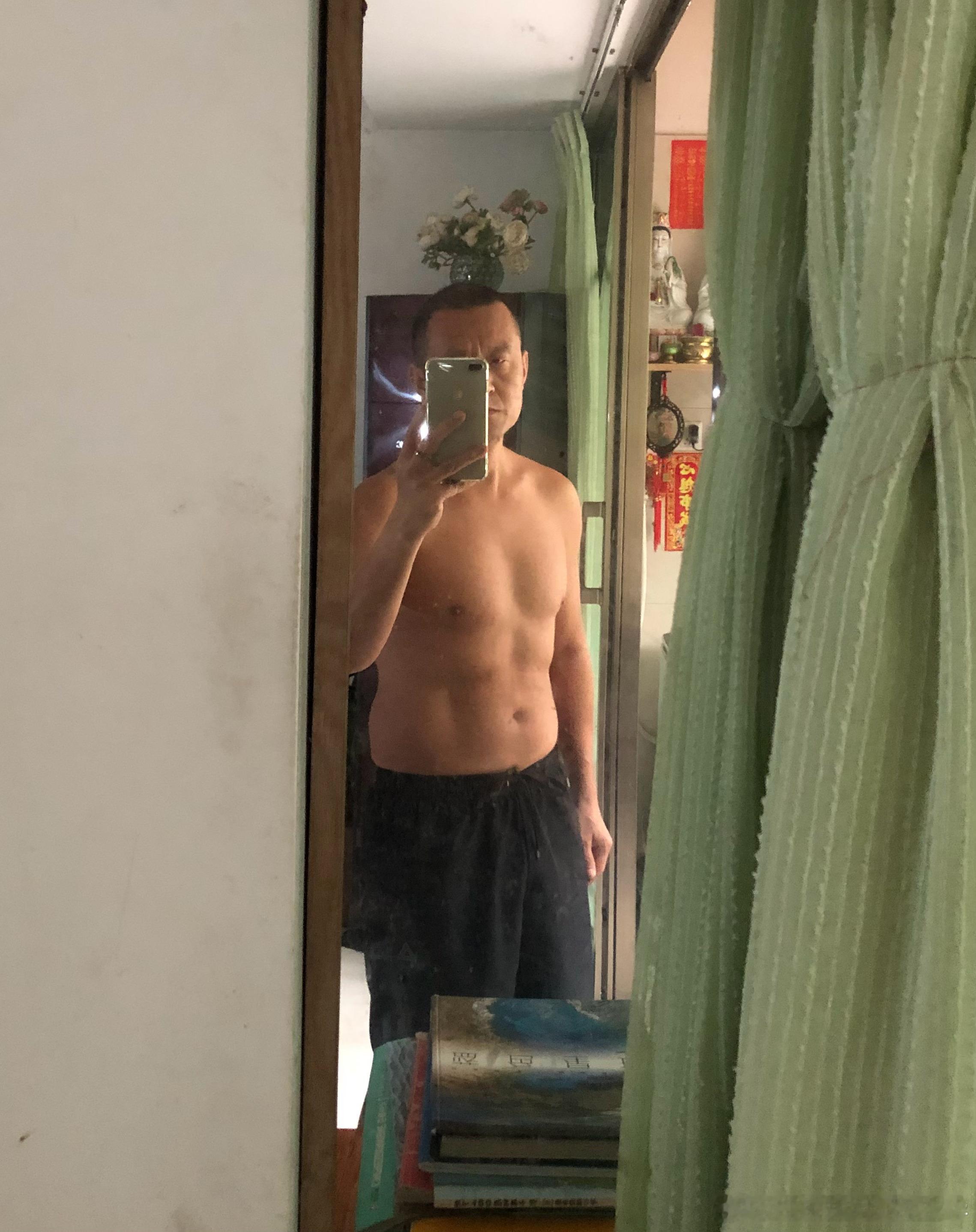 七月份小结：跑步出勤18次，累积跑量238.7km，这几年的高值了，若稍微降速或