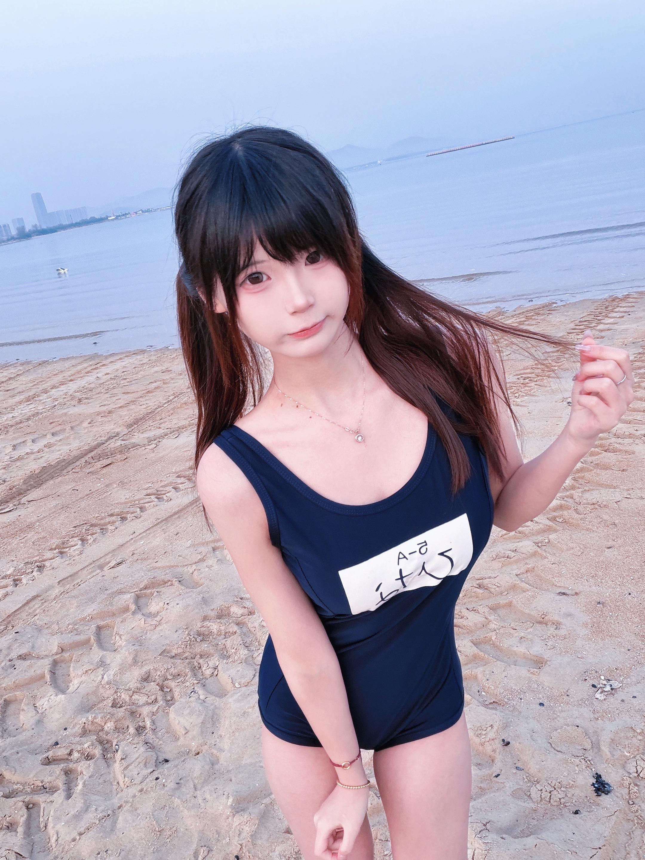 夏日  泳装  和你。