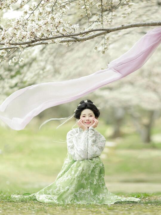 我与春风皆过客🍃