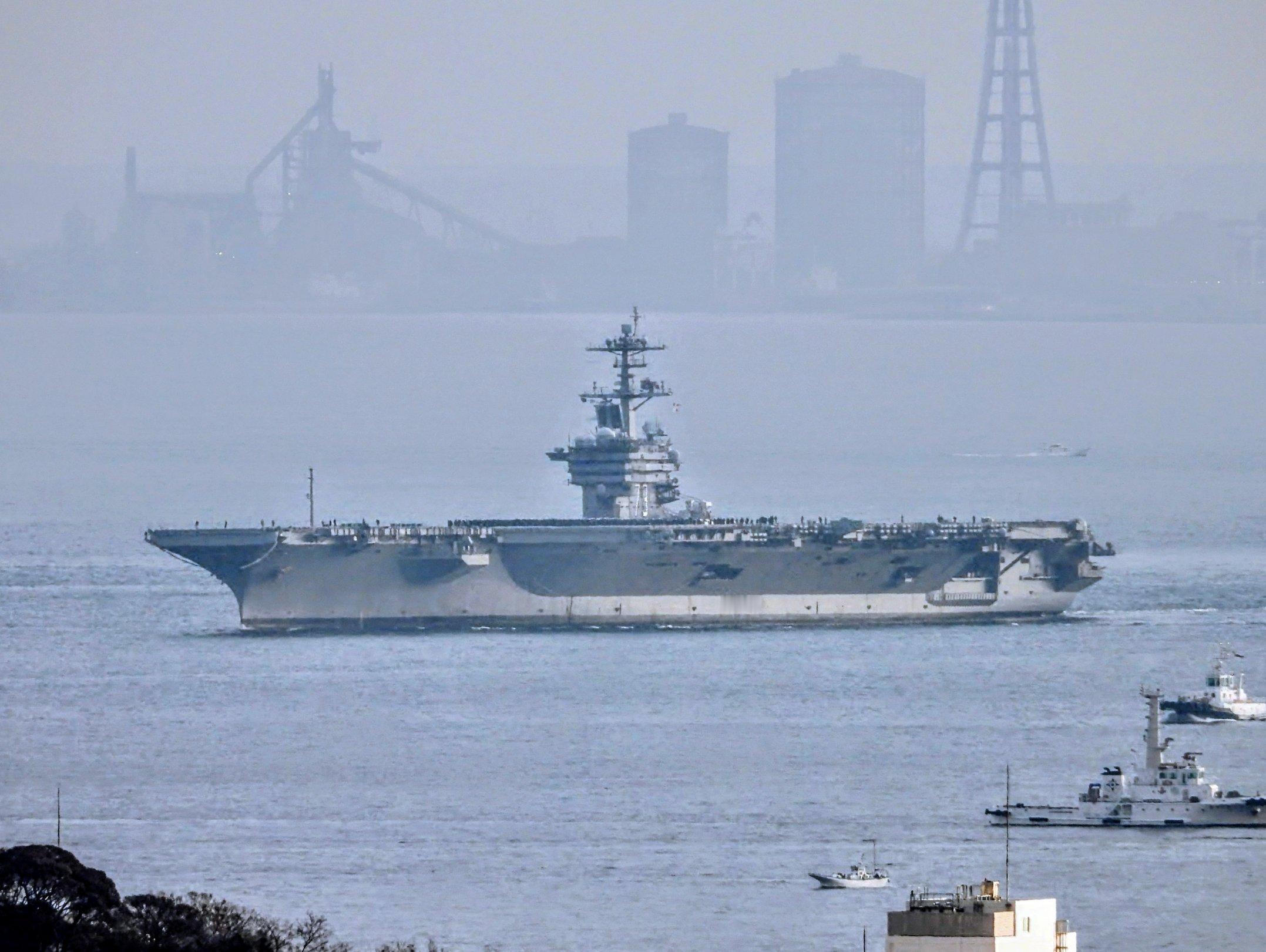 华盛顿号抵达横须贺——12月11号，美国海军华盛顿号航母(CVN-73)结束部署