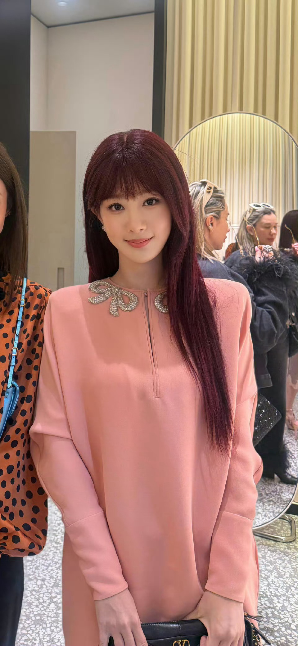 杨紫的红发是定制的杨紫 芜湖！！周五早上和红发杨紫适配度10000万💯杨紫巴黎