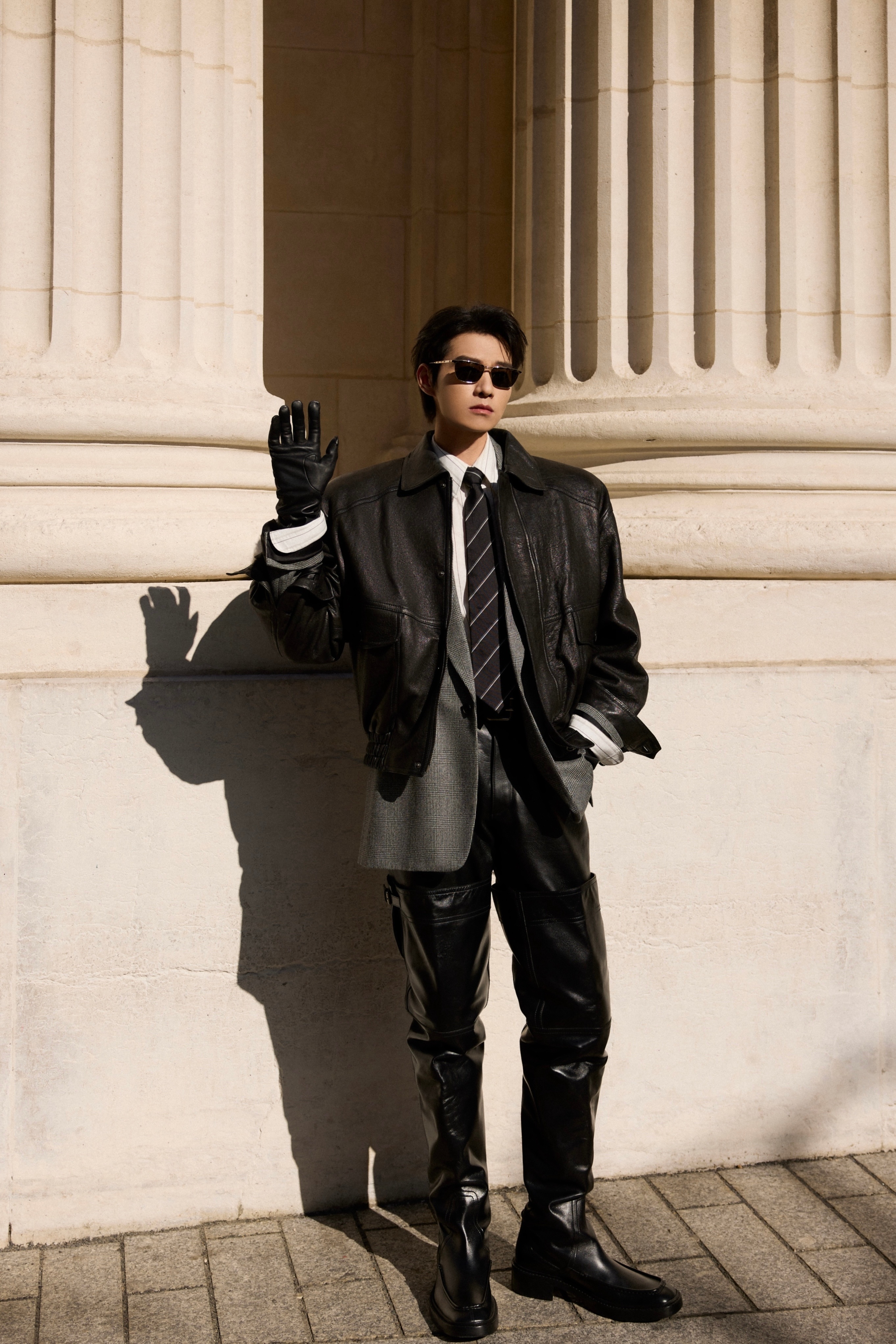 魏大勋与圣罗兰巴黎再聚圣罗兰巴黎男装大秀2026 冬季男士时装秀于巴黎正式揭晓 