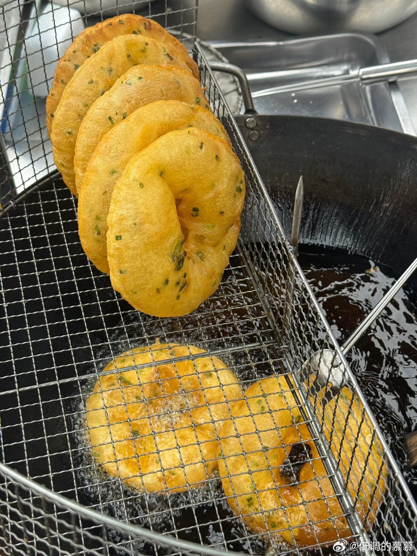 第一次尝试这种葱油饼，还不错 