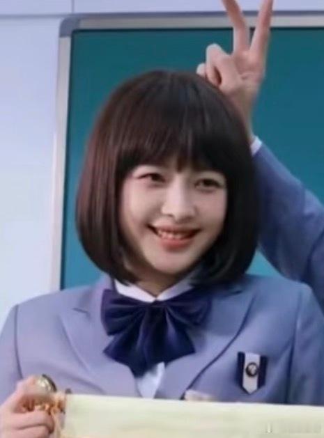 孙怡梦回黎璃孙怡浪姐校服造型清新校服 + 温柔气质，孙怡浪姐校服造型太贴黎璃，孙