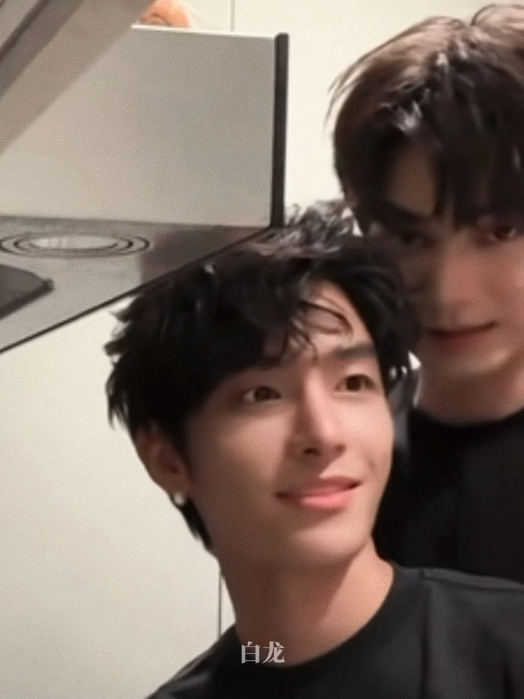 厨房这个part hw恨不得和zz连在一起吧。恭喜玩家解锁hdl最黏媳妇儿的1。