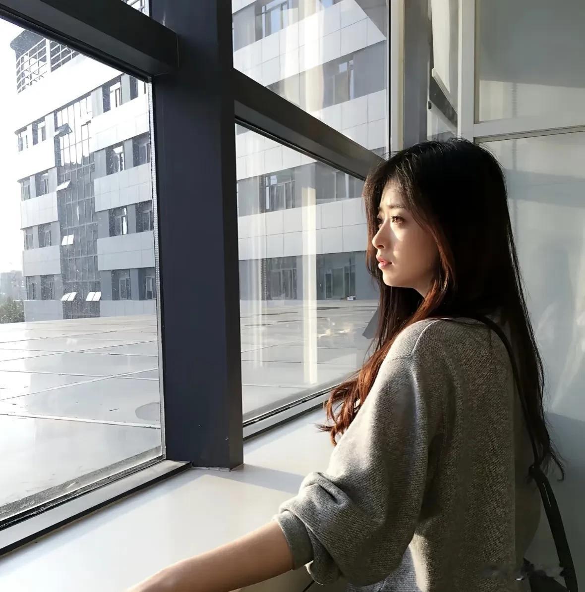 樊胜美这家庭主要是她自己不够狠心，不是找个男人就能解决的，因为这家庭就是个无底洞