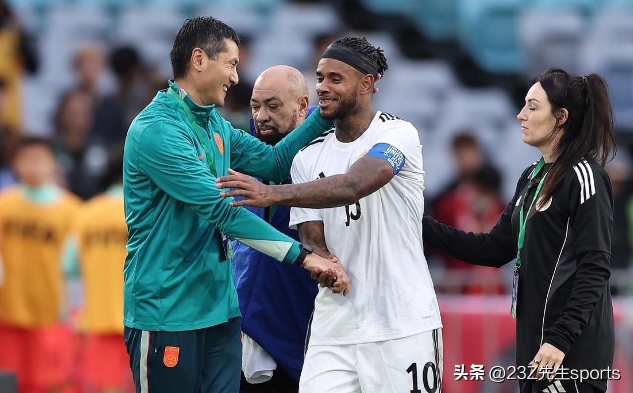 国足近6位正式主帅中，邵佳一是唯一取得开门红的教练

北京时间3月27日14时，