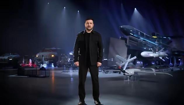 乌克兰首次使用“无人设备”攻占俄军阵地

泽连斯基4月13日在向乌克兰国防工业从