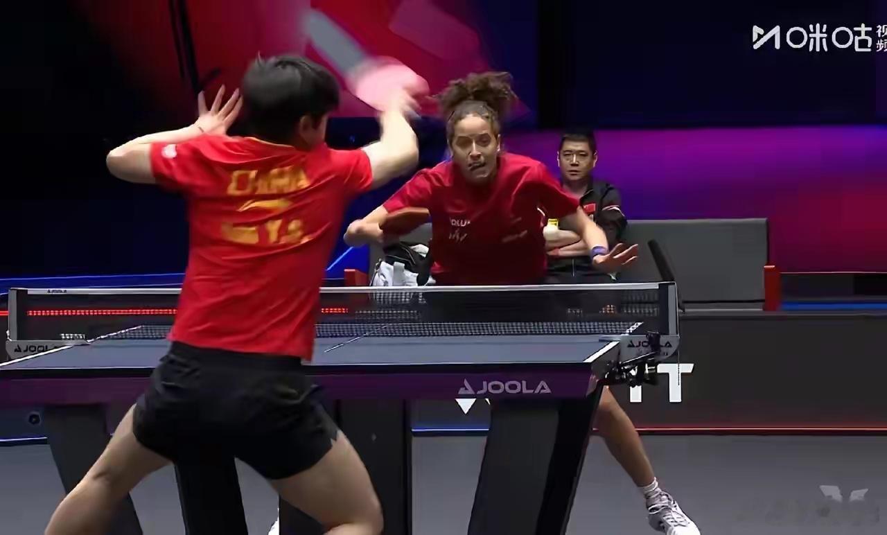 孙颖莎3-2险胜，一度想放弃不敢看了。莎莎太有排面了，比赛现场座无虚席，又感受到