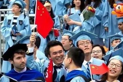 美国人一针见血：“如果中国真的那么好，为啥还有大批人移民到美国？”中国人移民美国