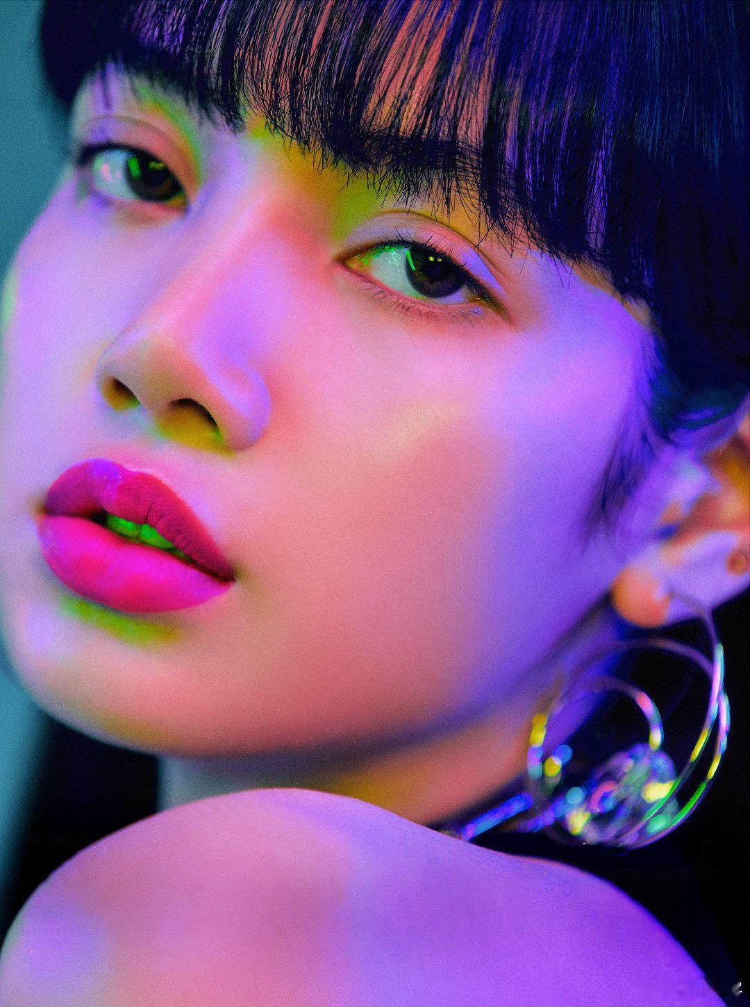 Lisa官宣将solo回归，目前正与RCA唱片公司拍摄新的MV。 6月6日，Li