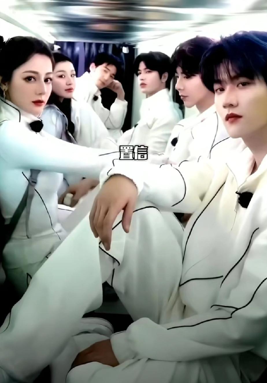 张凌赫听到迪丽热巴和白宇不来录制《开始推理吧4》以后的反应太好笑了，第一反应是怎