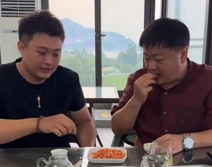 周二中午约老同学阿斌吃饭，他在注塑小厂管电脑，全厂 IT 就他一个。本来想问电脑