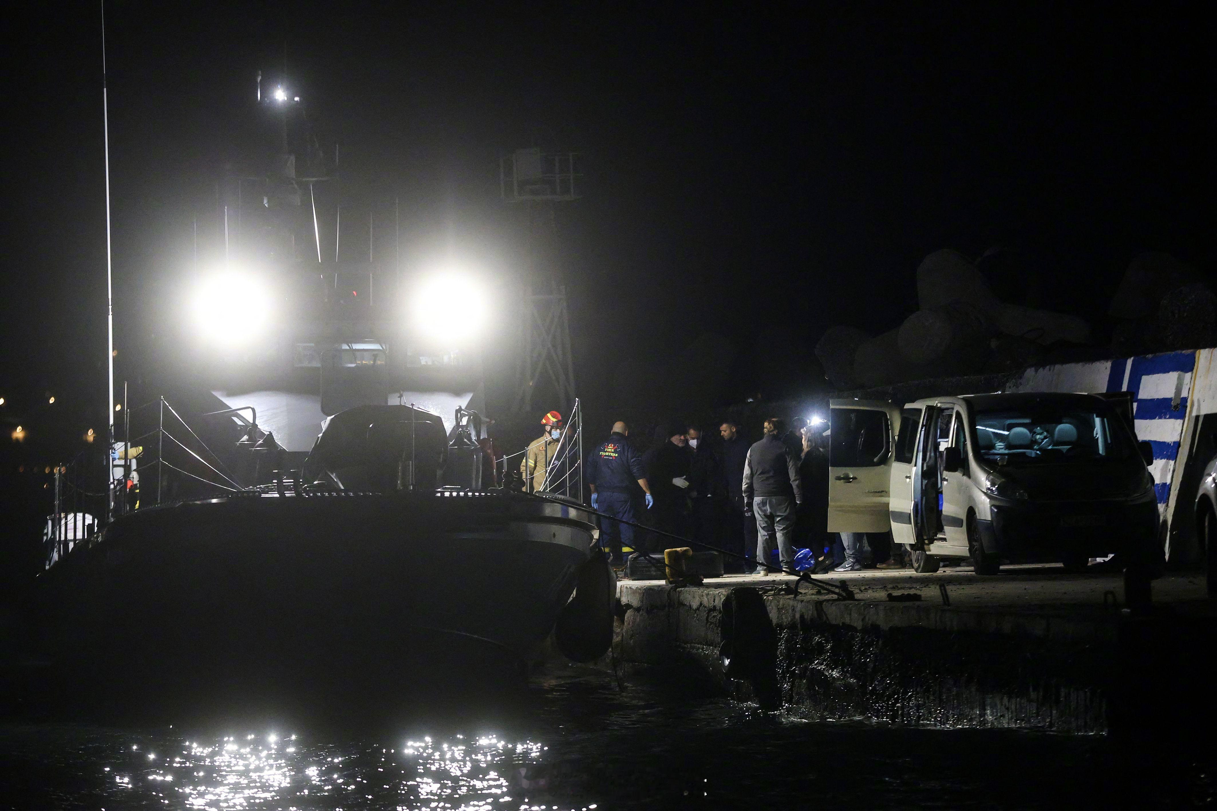 希腊一移民船失控造成18人遇难【希腊南部海域一艘移民船失控 遇难者或死于失温和饥