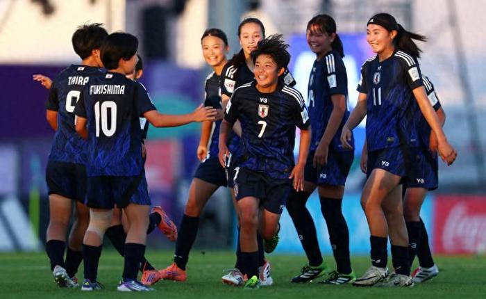 一场4-0，让亚洲球队锁定世界杯四强！
北京时间10月30日凌晨，新一届U17女