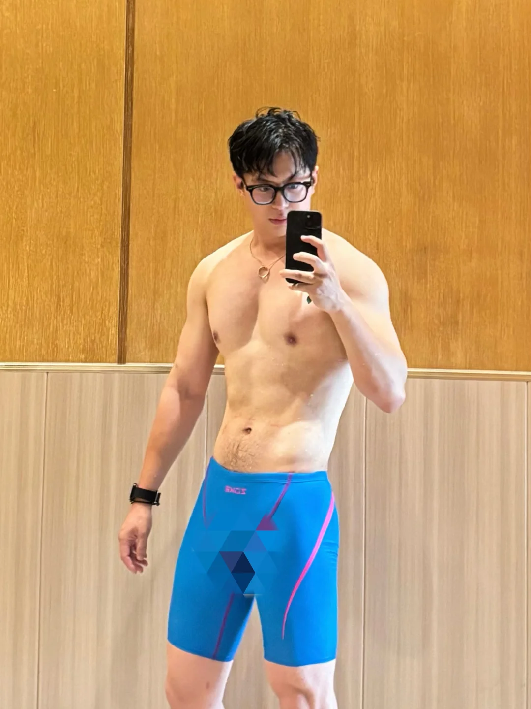 在水里 才自由🏊