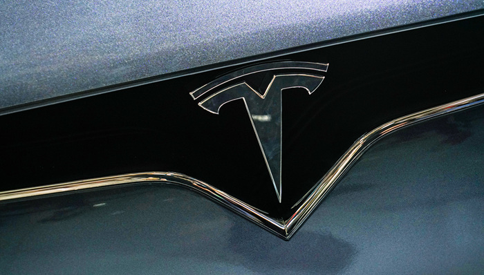 特斯拉将停产ModelS和X【特斯拉将停产Model S和Model X，去年营