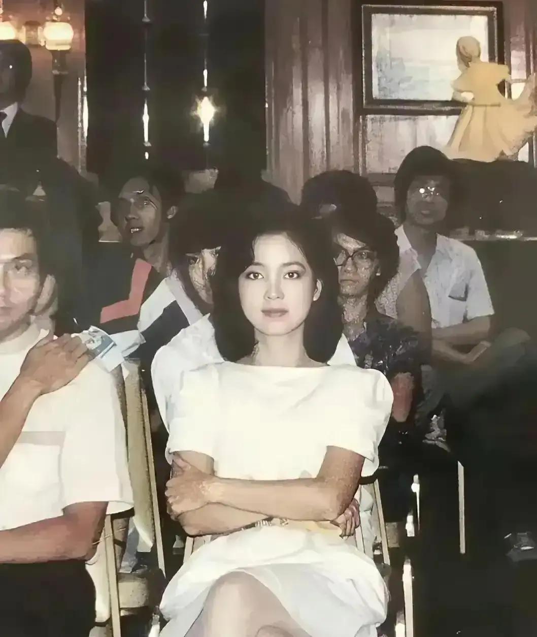 成龙女儿吴卓林在加拿大连房租都掏不出，吴绮莉每月打钱救急，这事我刷到直接心梗。