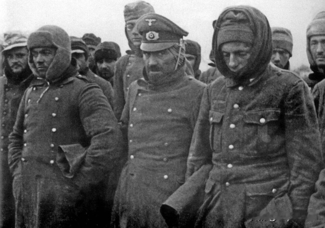 1944 年 1 月 22 日，在列宁格勒及其周围被俘获的德国战俘，估计是列宁格