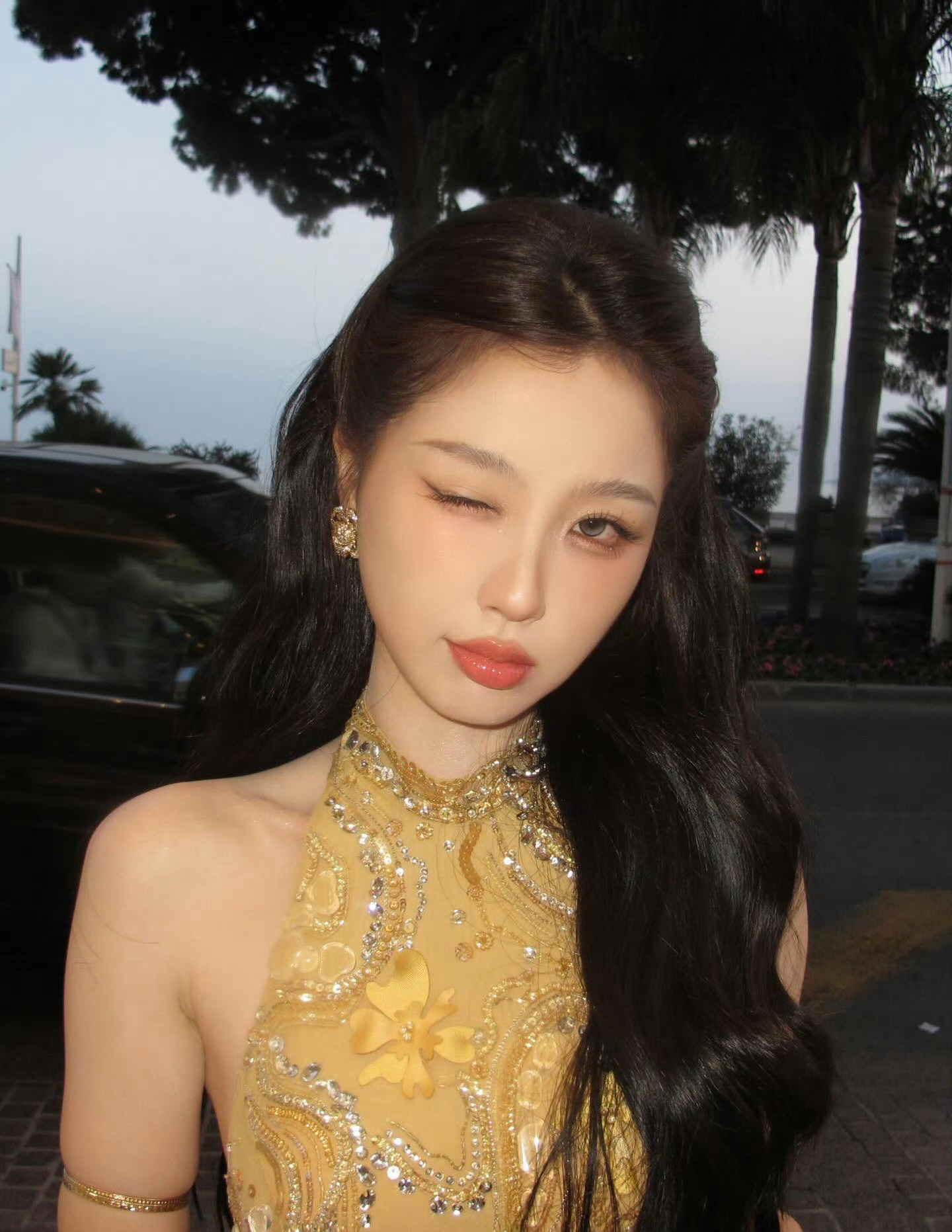 虞书欣为虞书欣点亮星愿🫶🏻星愿生日企划曾与你生死相依，也曾与世界为敌——虞书