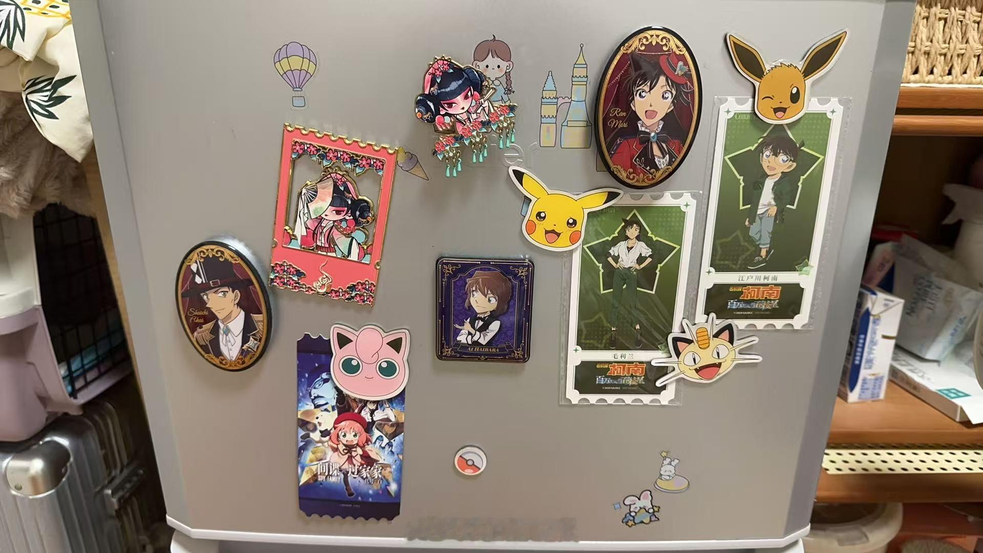 冰箱贴一定要经常挪挪位置实在是懒得挪，再来几个就贴满了。以前我也不懂这个东西有什