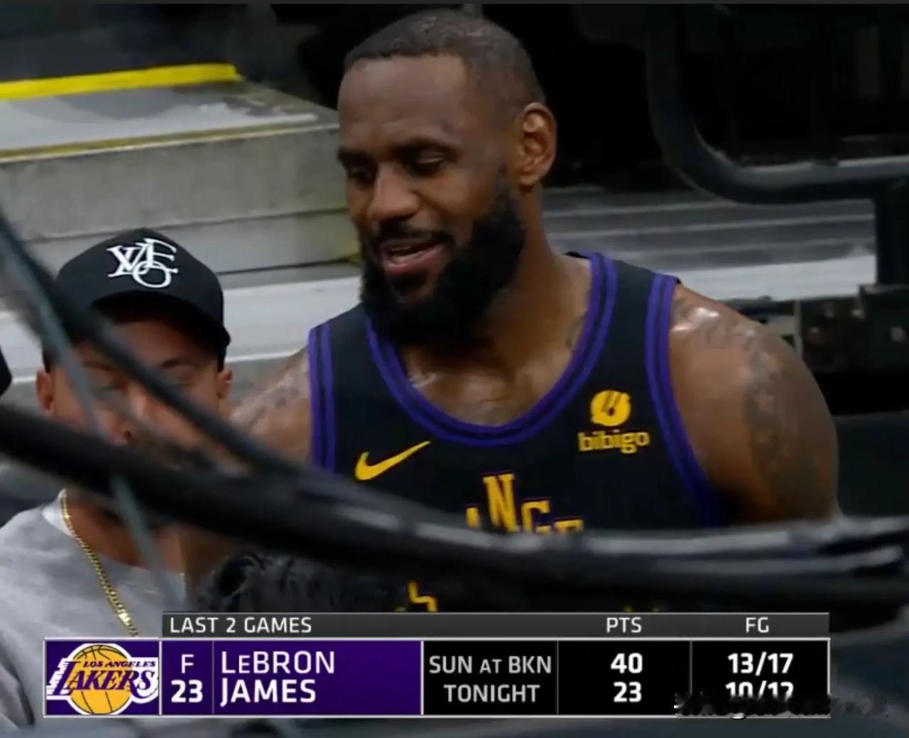 勒布朗·詹姆斯在过去两场比赛中场均出手 14.5 次，得到 31.5 分！！！ 